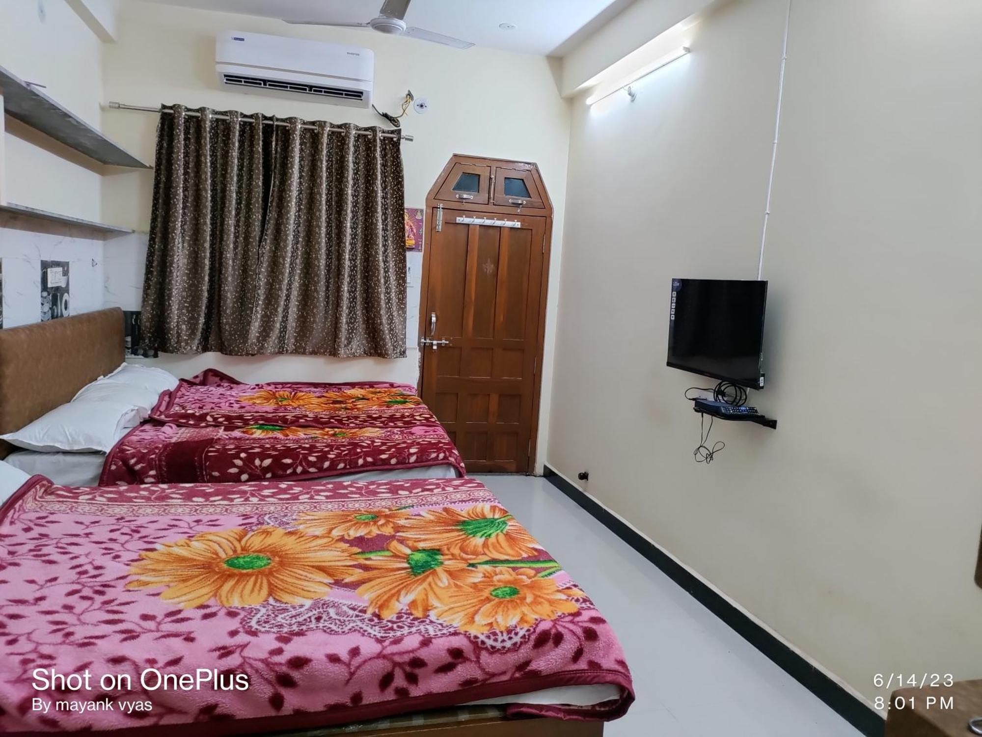 Hotel Maruti Palace Ujjain Exteriör bild